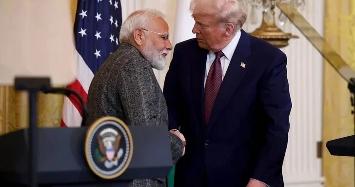 Моди пожелал благополучия Трампу и осудил насилие