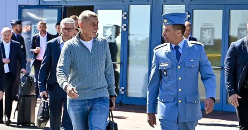 Andrey Babiş Azərbaycana gəlir Foto