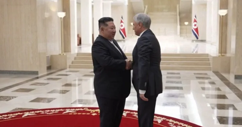 Volodin Pxenyanda Kim Çen Inla görüşdü VİDEO