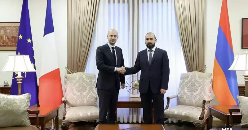 Ararat Mirzoyan İrəvanda Fransa xarici işlər naziri ilə görüşdü