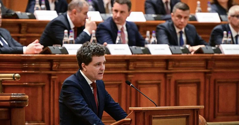 Rumıniyanın yeni prezidenti vəzifəsinin icrasına başlayıb