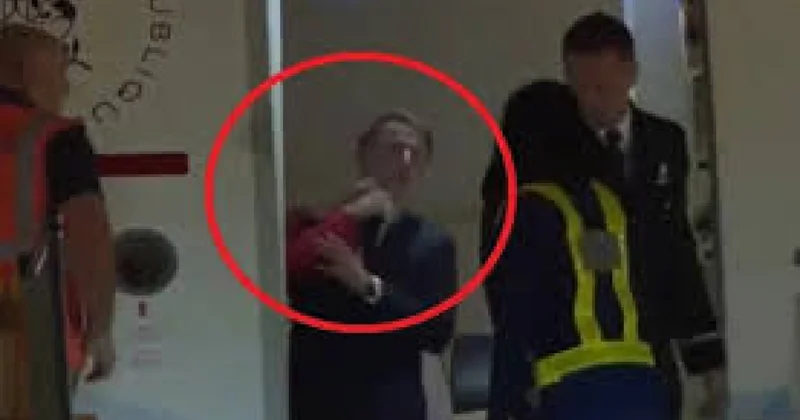 Makron arvadının silləsini izah edib Zarafatlaşdırdıq
