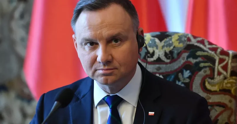 Дуда может сменить президентское кресло на премьерское