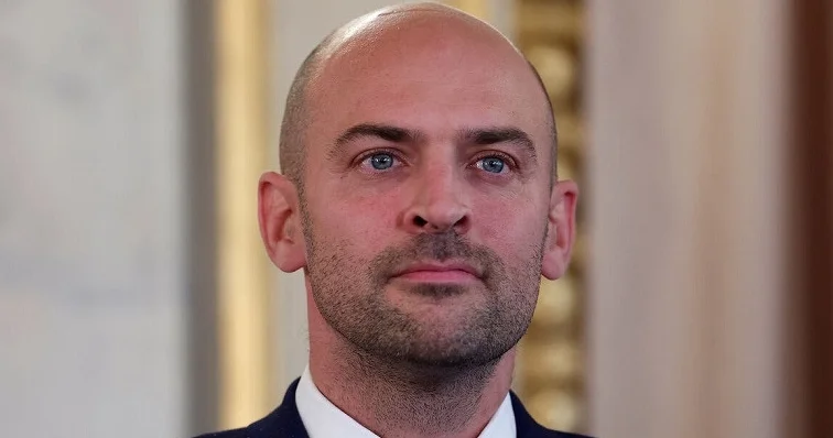 Fransalı nazir: Ermənistanı silahlandırmağın məqsədi…