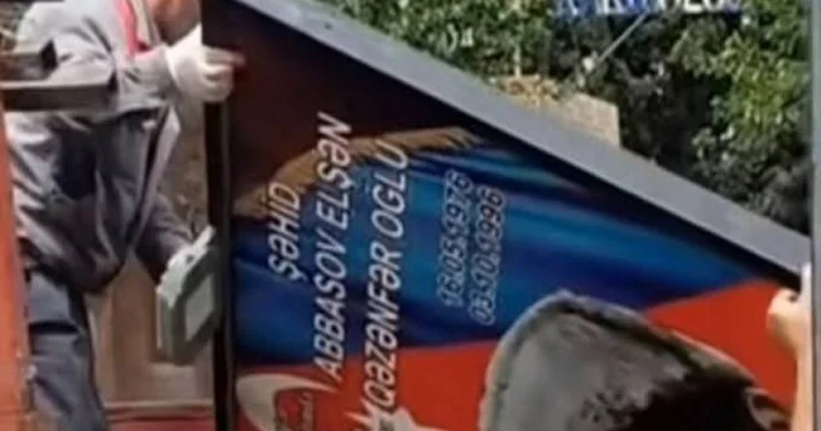 Gəncədə şəhid lövhələri sökülür