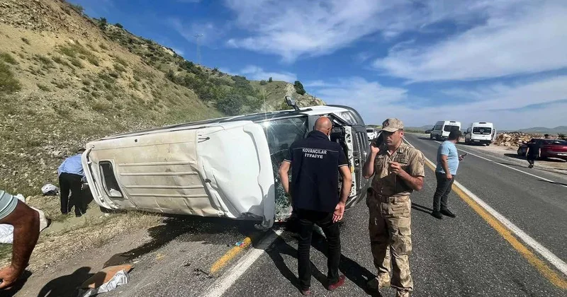 Türkiyə mikroavtobus aşıb, 3 ü ağır olmaqla, 7 nəfər yaralanıb