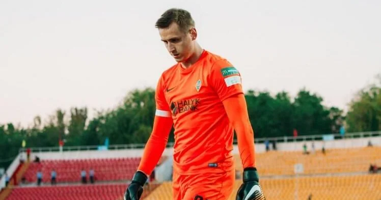 Голкипер сборной Казахстана Стас Покатилов покинет "Сабах"