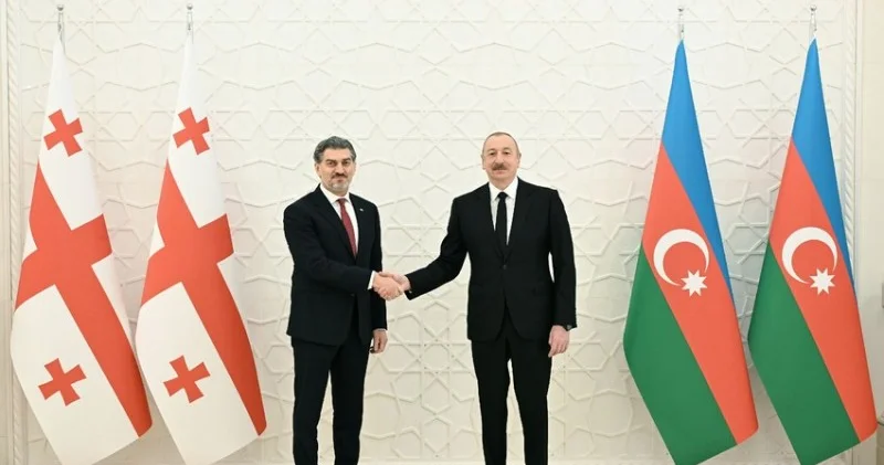 Prezident gürcüstanlı həmkarını təbrik etdi