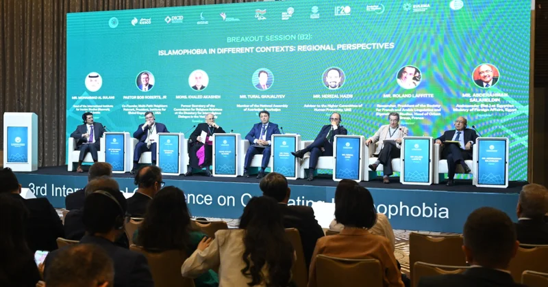 “Fərqli kontekstlərdə islamofobiya: Regional perspektivlər” panelində qərəz və nifrətə qarşı birgə mübarizəyə çağırış