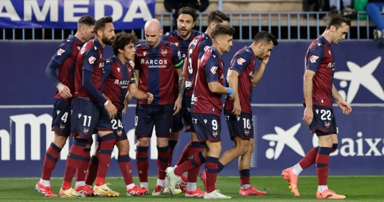 La Liqaya yüksələn ilk komanda bəlli oldu 3 ildən sonra...