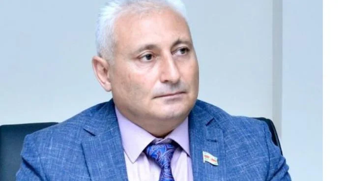 Deputat: Paşinyanın dedikləri sol qulağın sağ əllə qaşınmasıdır