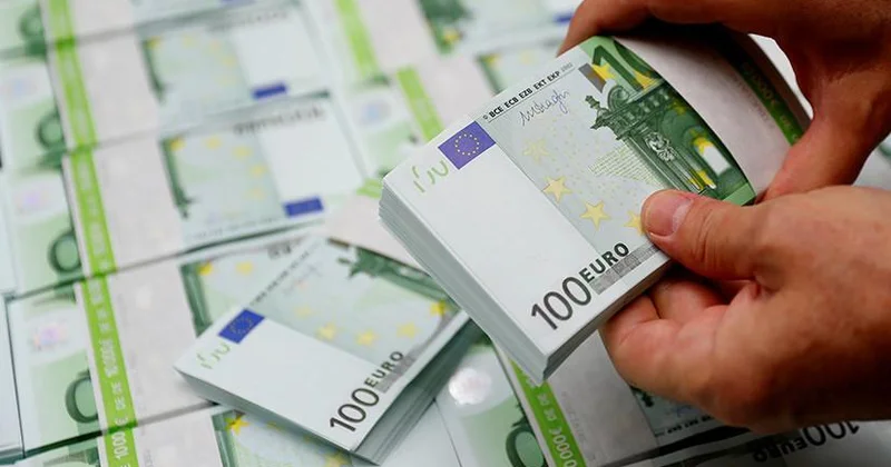 Курс валют ЦБА на 26 мая: евро и рубль растут в цене, доллар стабилен
