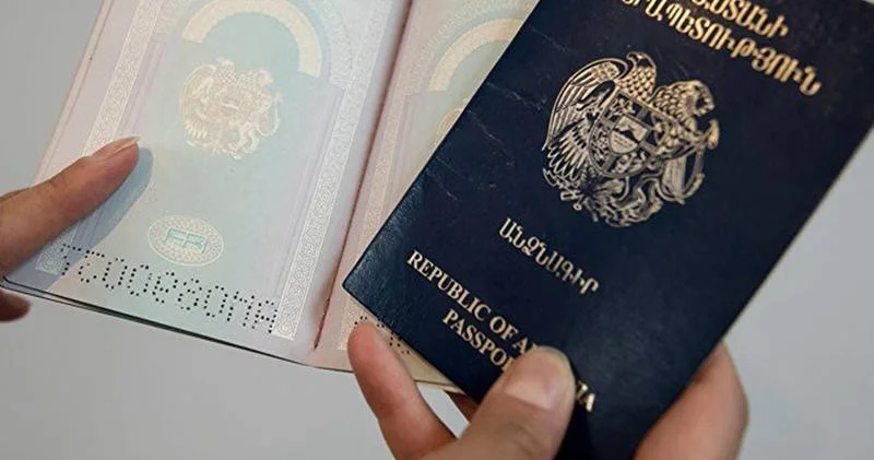 Мужчины и подростки массово отказываются от гражданства Армении