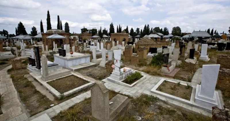 İlahiyyatçı: Qəbir yerinin satılması İslama ziddir və sosial ədalətsizlikdir