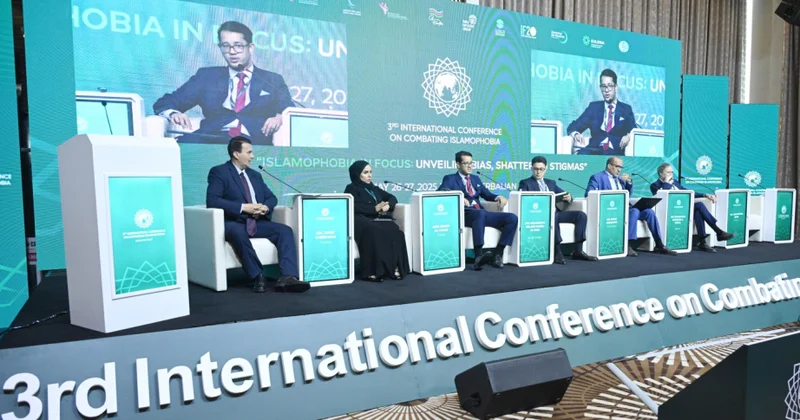 Beynəlxalq konfransda islamofobiya ilə mübarizədə süni intellekt sistemlərinin rolu müzakirə edilib