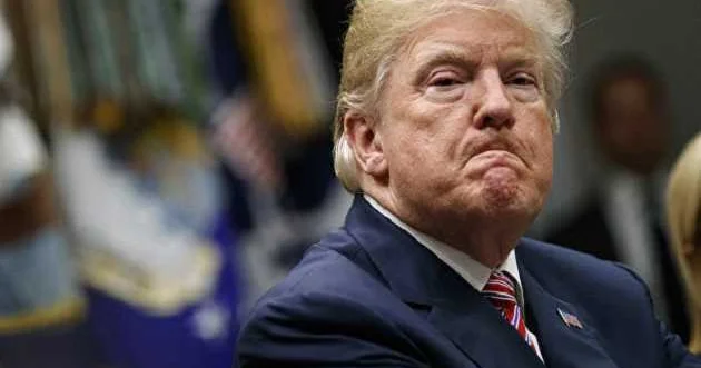 Трамп сообщил, что его друга укусил лебедь во время игры в гольф