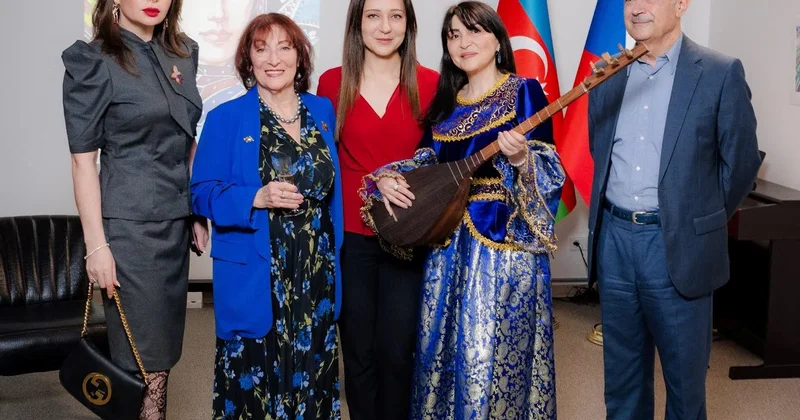 Странствующий паломник с живым воплощением душ: Германия Чехия Азербайджан (ФОТО)