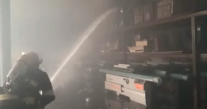 В Наримановском районе Баку на объекте произошел пожар