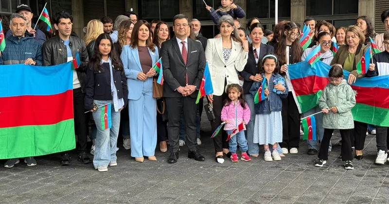 Türkiyənin baş konsulu Torontoda azərbaycanlıların aksiyasına qatılıb