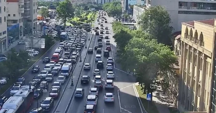 Həftənin ilk günü bu yollarda tıxac var