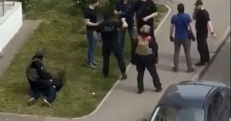 Moskvada naməlum şəxs küçədən keçənlərə atəş açdı