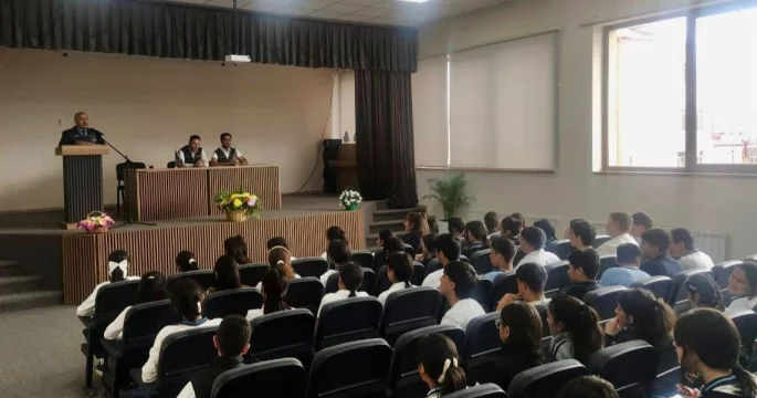 Xankəndi şəhərində təhsil alan şagirdlər üçün maarifləndirici görüş keçirilib