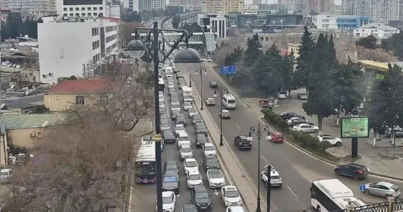 Bakı yeni həftəyə tıxacla başladı SİYAHI