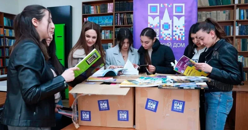 Daha bir ölkədə Rus Evi nin işi dayandırılıb