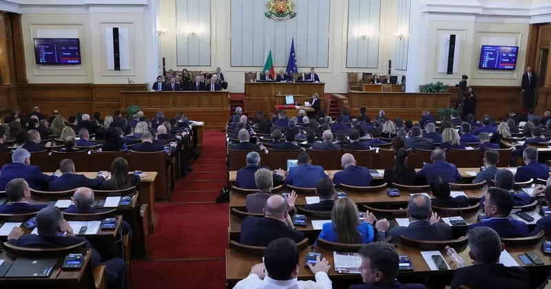 В парламенте Болгарии предложили снять санкции с России