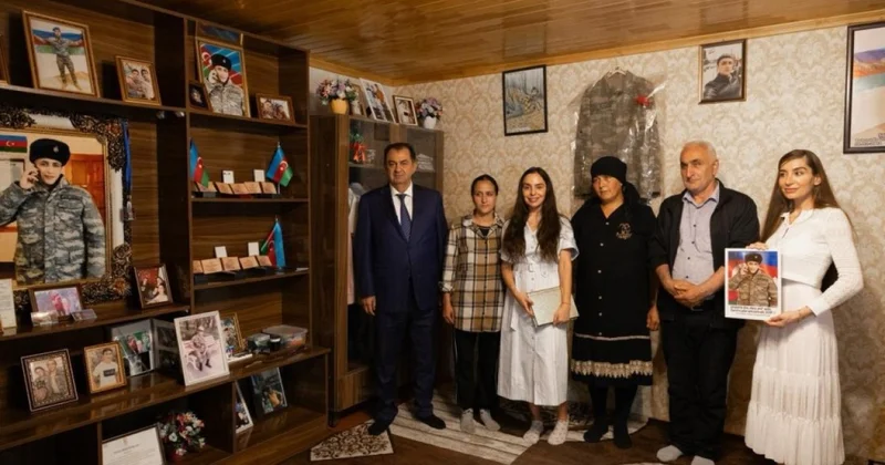Prezidentin qızları şəhid ailəsini ziyarət etdi