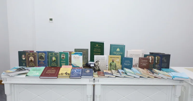 Türk Akademiyası tərəfindən MEK ə nəşrlər hədiyyə edilib