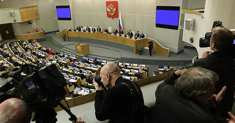 Депутаты Госдумы будут сдавать телефоны перед входом в зал пленарных заседаний
