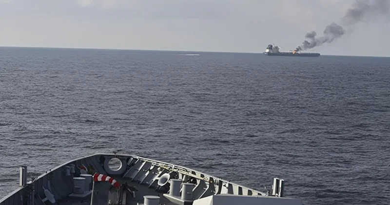 Oman sahillərində tanker atəşə tutuldu