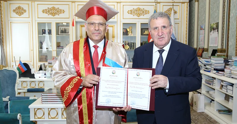 İğdır Universitetinin rektoruna AMEA Rəyasət Heyətinin Fəxri professoru diplomu təqdim edilib