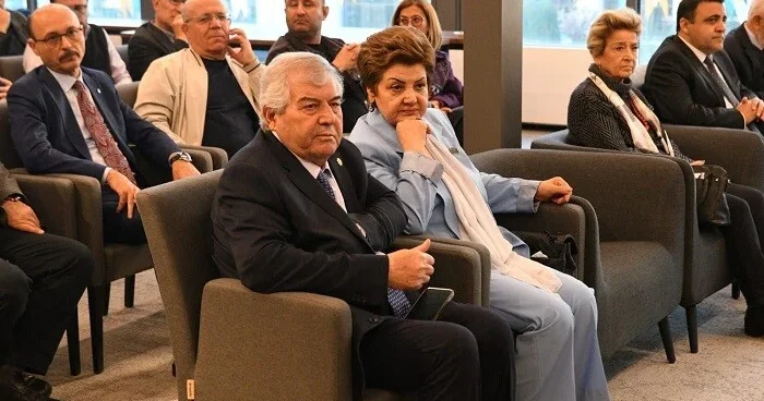 Sabir Rüstəmxanlı və xanımı PA da Görüş keçirildi