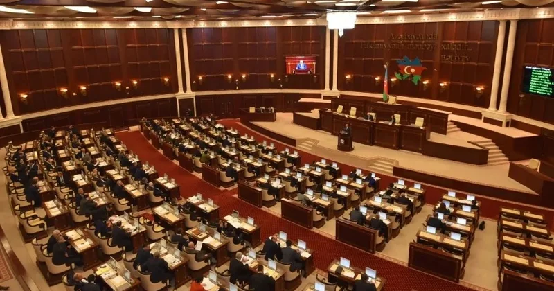 Parlament Ailə, Qadın və Uşaq Problemləri üzrə Dövlət Komitəsinin 2025 ci il hesabatını qəbul etdi