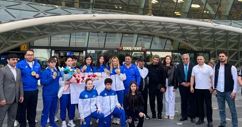 Karateçilərimiz Frankfurtdan Vətənə dönüblər