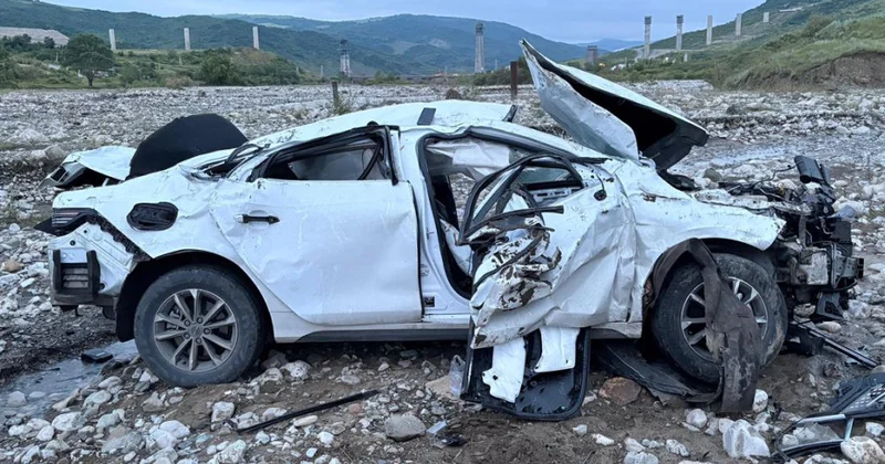 Ağsuda faciəli qəza: avtomobil çaya aşdı, ölənlər var