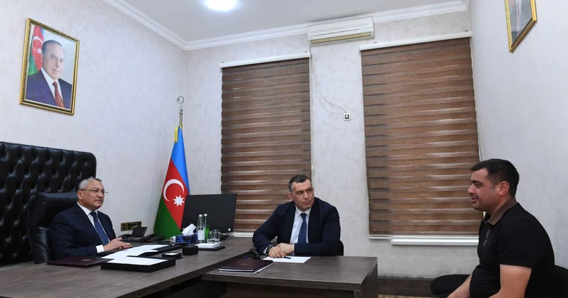 Rövşən Rzayev vətəndaşların növbəti qəbulunu keçirib FOTOLAR
