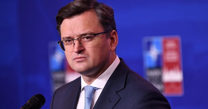 Дмитрий Кулеба призвал жителей Киева покинуть город