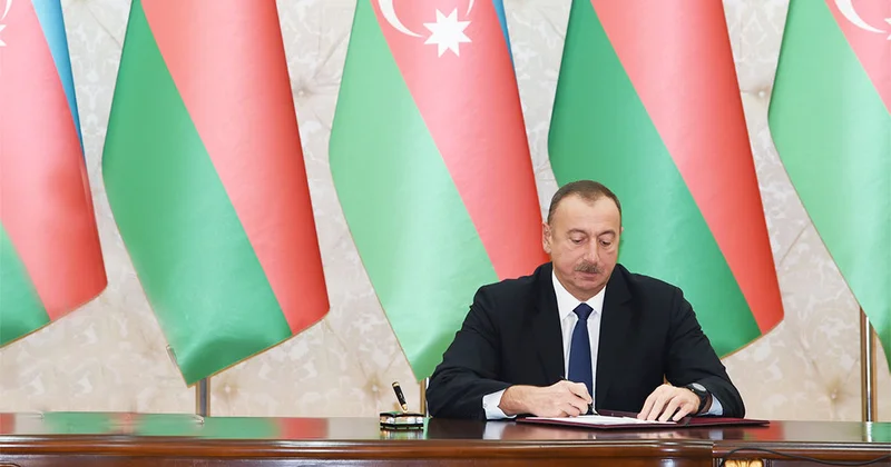 Prezident məhkəmə sədrləri və hakimlərə dair Sərəncam imzaladı