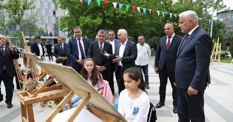 “Azərbaycanım” Beynəlxalq IX Uşaq və Gənc Rəsm Festivalı keçirilib FOTO