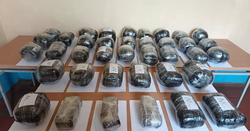 Азербайджанские пограничники перехватили тысячи таблеток метадона из Ирана