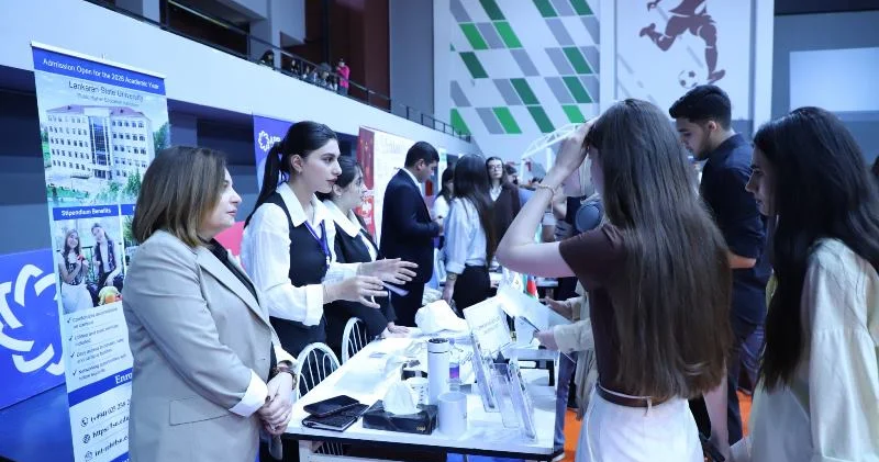 Məzun yarmarkası keçirilib
