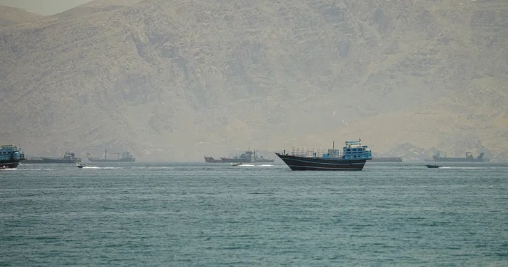 ВМС США начали помогать судам в прохождении Ормузского пролива