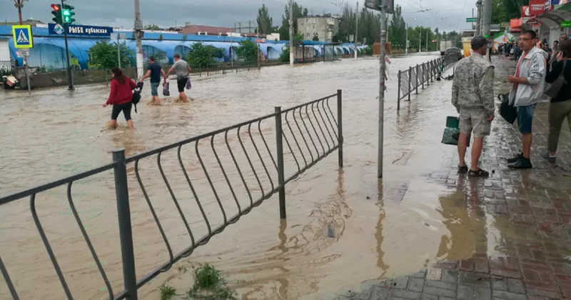 Мощный ливень затопил курорты Краснодарского края