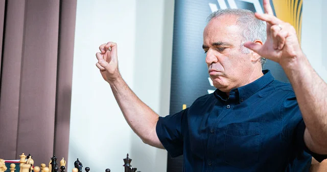 Harri Kasparovun adı dövlət çevrilişi işində HALLANIR