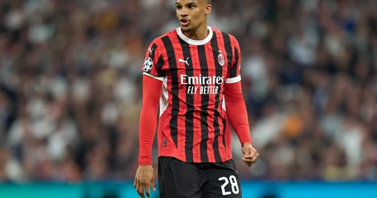 Milan ın müdafiəçisi Komo ya keçəcək