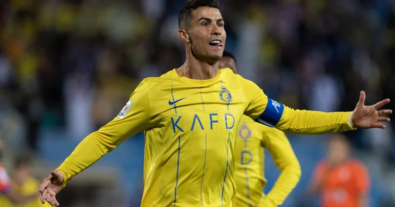 Ronaldo yeni mövsümdə bu klubda oynayacaq 200 milyonluq müqavilə