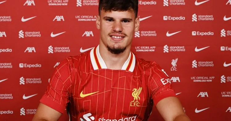 Liverpul 40 milyon funt sterlinqə müdafiəçi transfer etdi RƏSMİ